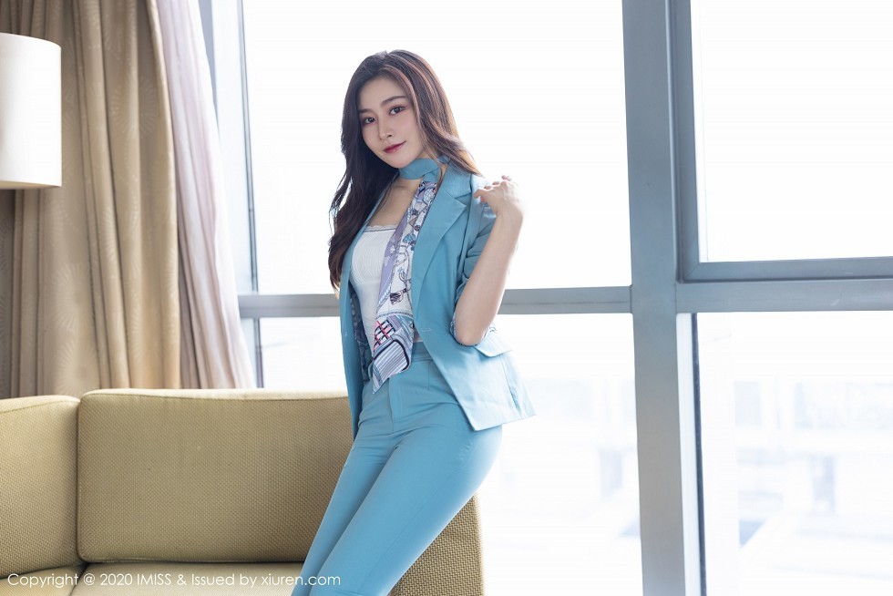 [IMISS爱蜜社]Vol.532_气质美女Vanessa浅蓝典雅职业装半脱露性感内衣撩人诱惑写真48P