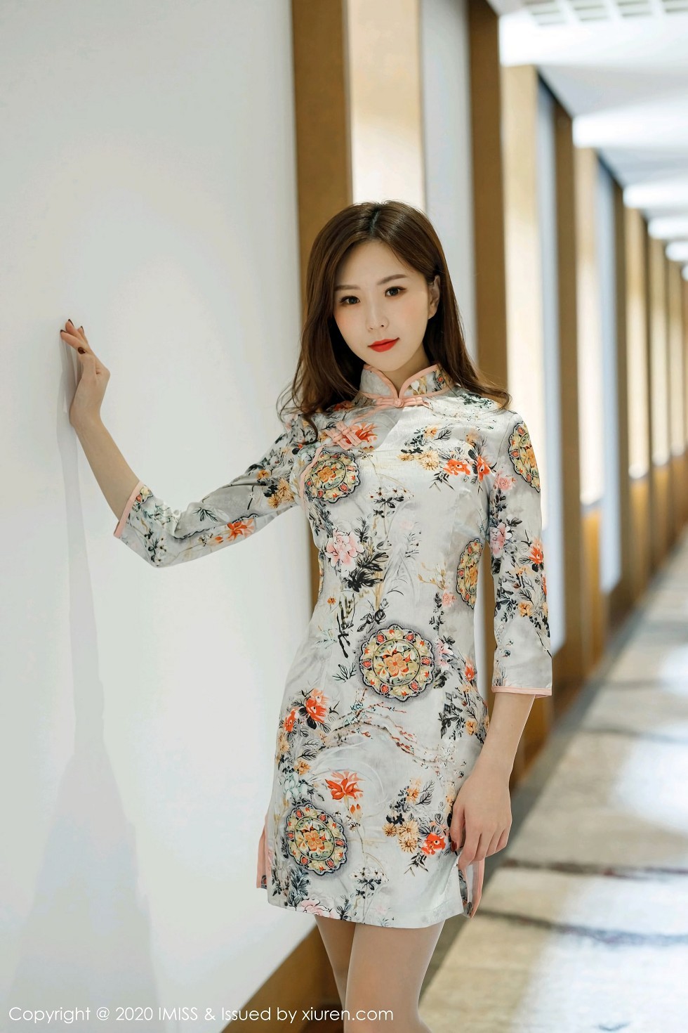 [IMISS爱蜜社]Vol.534_嫩模杨紫嫣Cynthia私房床上撩古韵旗袍露肉丝裤袜诱惑写真64P