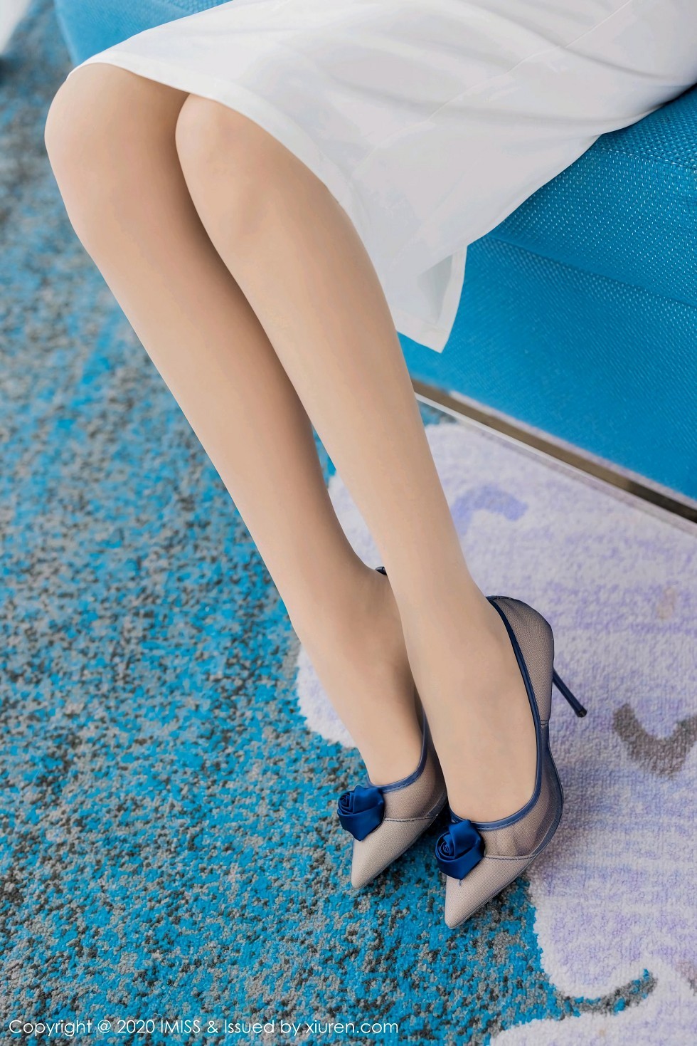 [IMISS爱蜜社]Vol.537_气质女神Lavinia肉私房沙发上半脱露黑色内衣完美诱惑写真48P