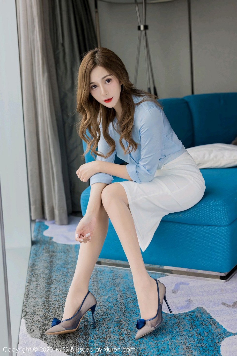 [IMISS爱蜜社]Vol.537_气质女神Lavinia肉私房沙发上半脱露黑色内衣完美诱惑写真48P