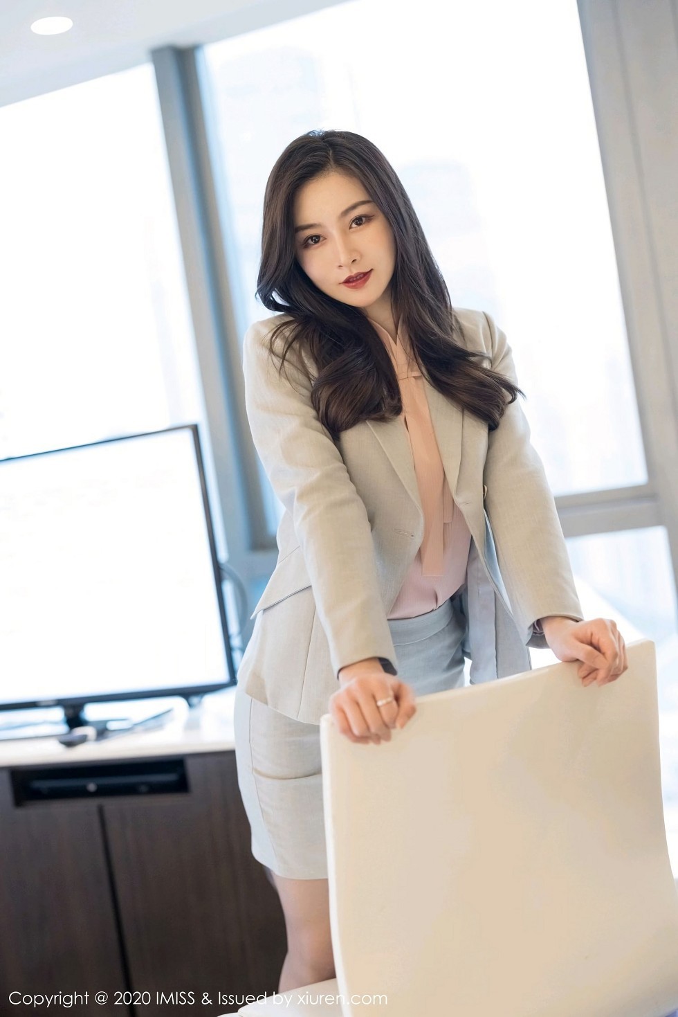 [IMISS爱蜜社]Vol.538_气质美女Vanessa脱OL制服露性感内衣秀完美身材诱惑写真60P