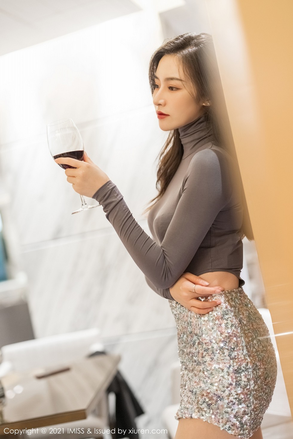 [IMISS爱蜜社]Vol.540_气质美女Vanessa都市OL典雅服饰露性感内衣秀完美身材写真54P