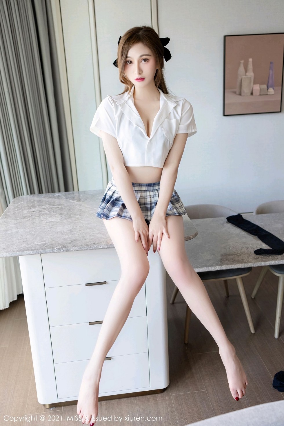 [IMISS爱蜜社]Vol.543_气质女神Lavinia肉JK制服配黑丝筒袜露性感内衣诱惑写真61P