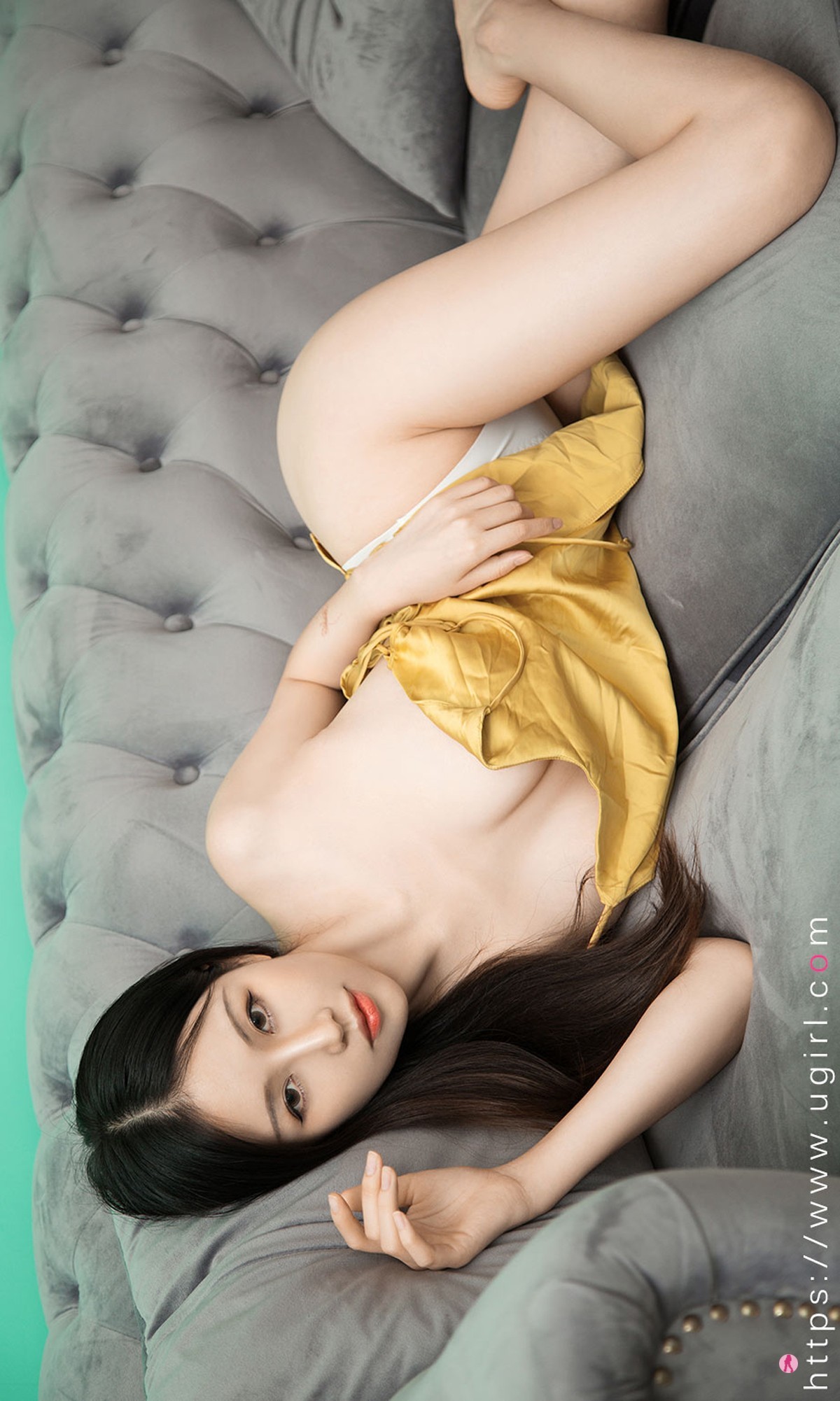 [Ugirls爱尤物]No.1995_嫩模月音瞳私房黄色低胸吊裙秀白嫩豪乳撩人诱惑写真35P