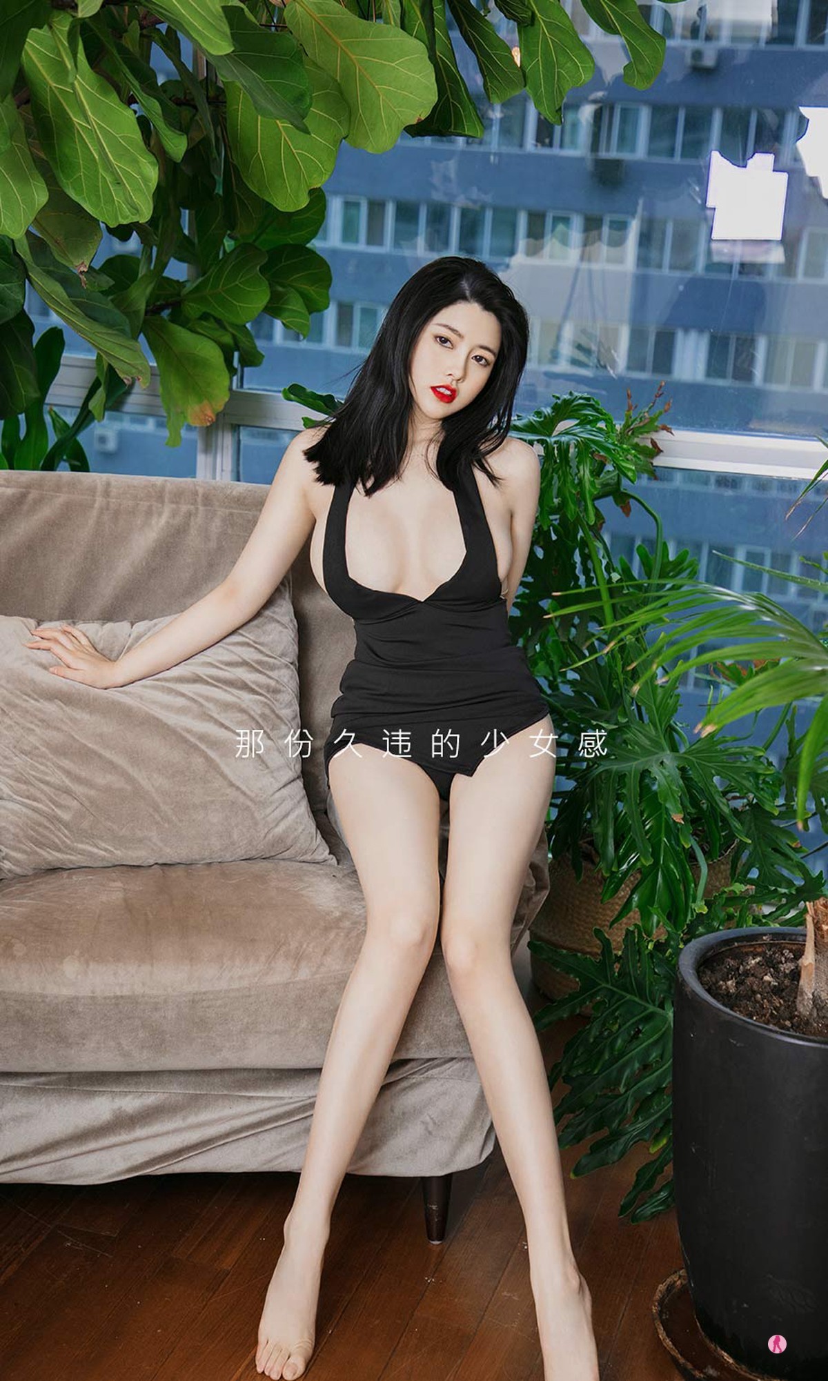 [Ugirls爱尤物]No.2002_女神娜露私房黑色高叉连体衣秀完美身材白嫩豪乳诱惑写真35P