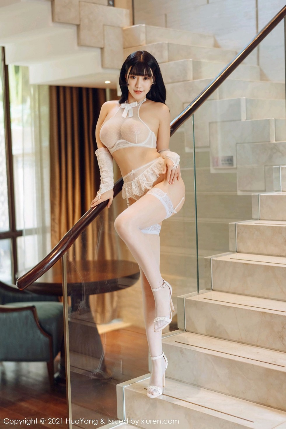 [HuaYang花漾]Vol.348_女神朱可儿西双版纳旅拍白色镂空薄透内衣秀火辣身材诱惑写真43P