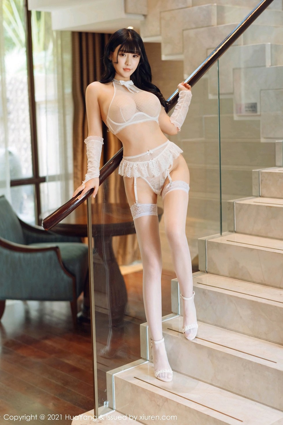 [HuaYang花漾]Vol.348_女神朱可儿西双版纳旅拍白色镂空薄透内衣秀火辣身材诱惑写真43P