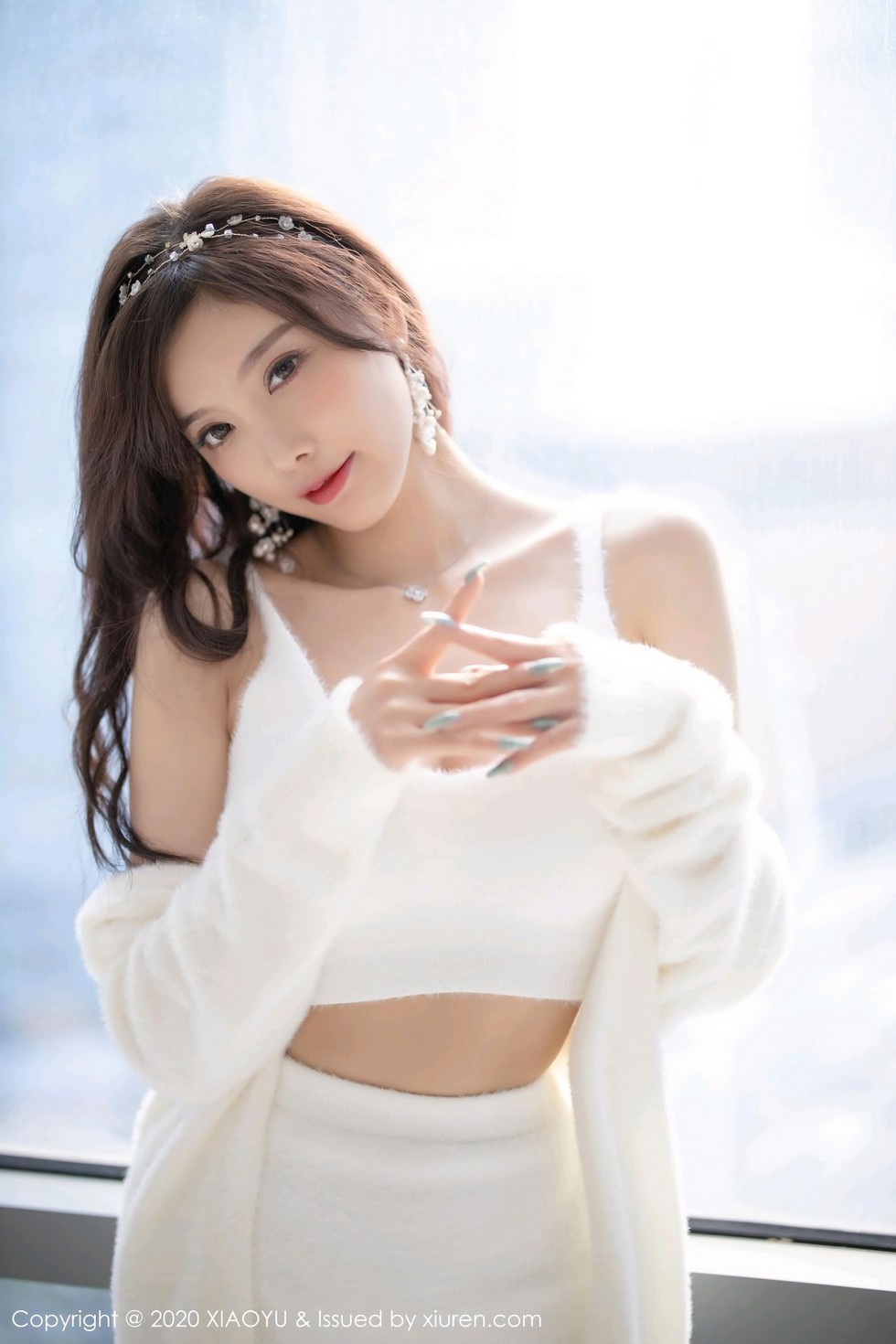 [XiaoYu画语界]Vol.437_女神杨晨晨sugar圣诞主题白色绒毛内衣配白丝网袜诱惑写真74P