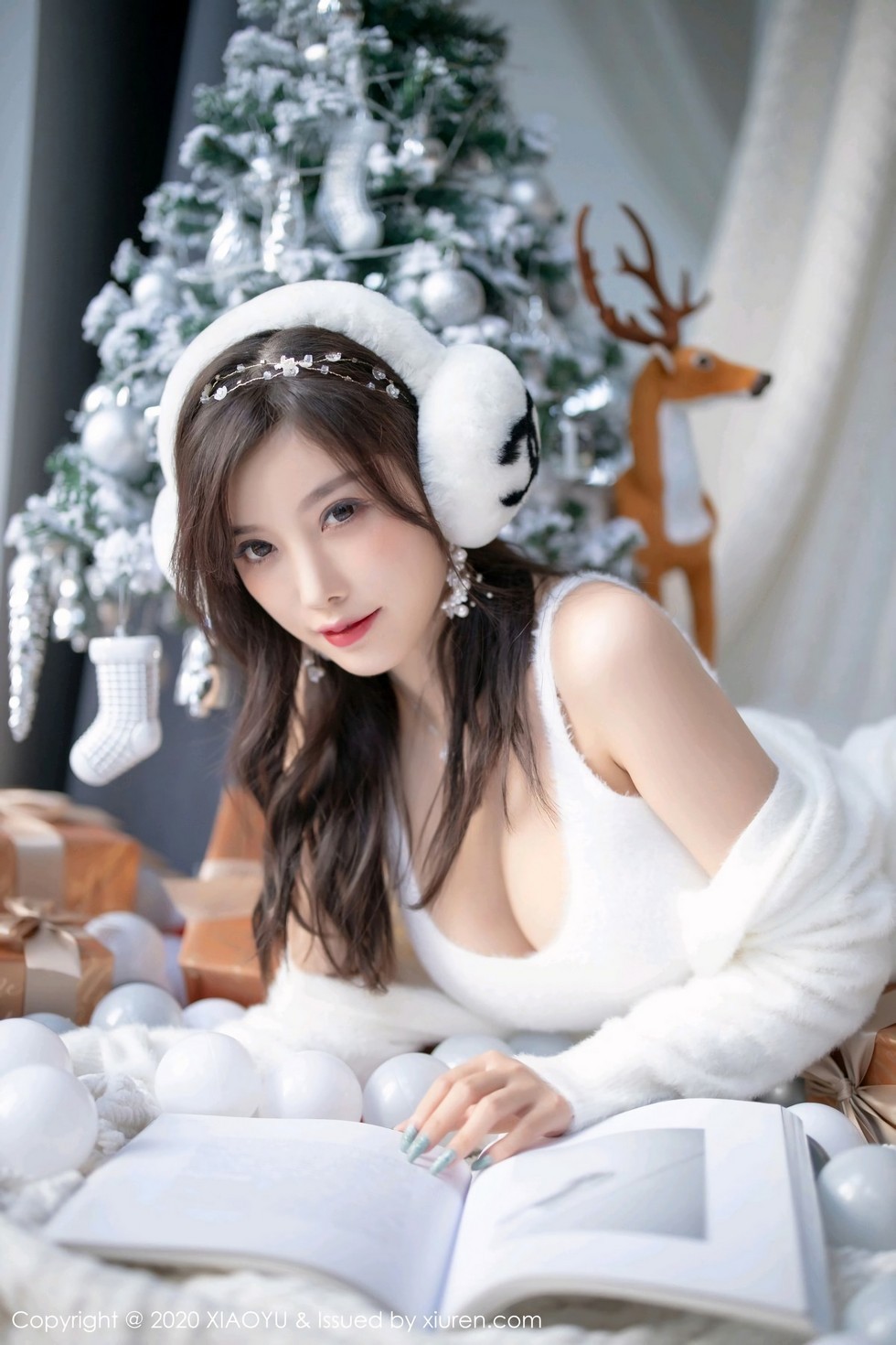 [XiaoYu画语界]Vol.437_女神杨晨晨sugar圣诞主题白色绒毛内衣配白丝网袜诱惑写真74P