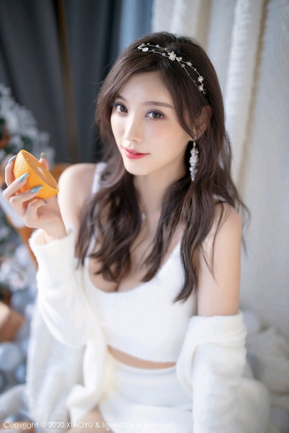 [XiaoYu画语界]Vol.437_女神杨晨晨sugar圣诞主题白色绒毛内衣配白丝网袜诱惑写真74P