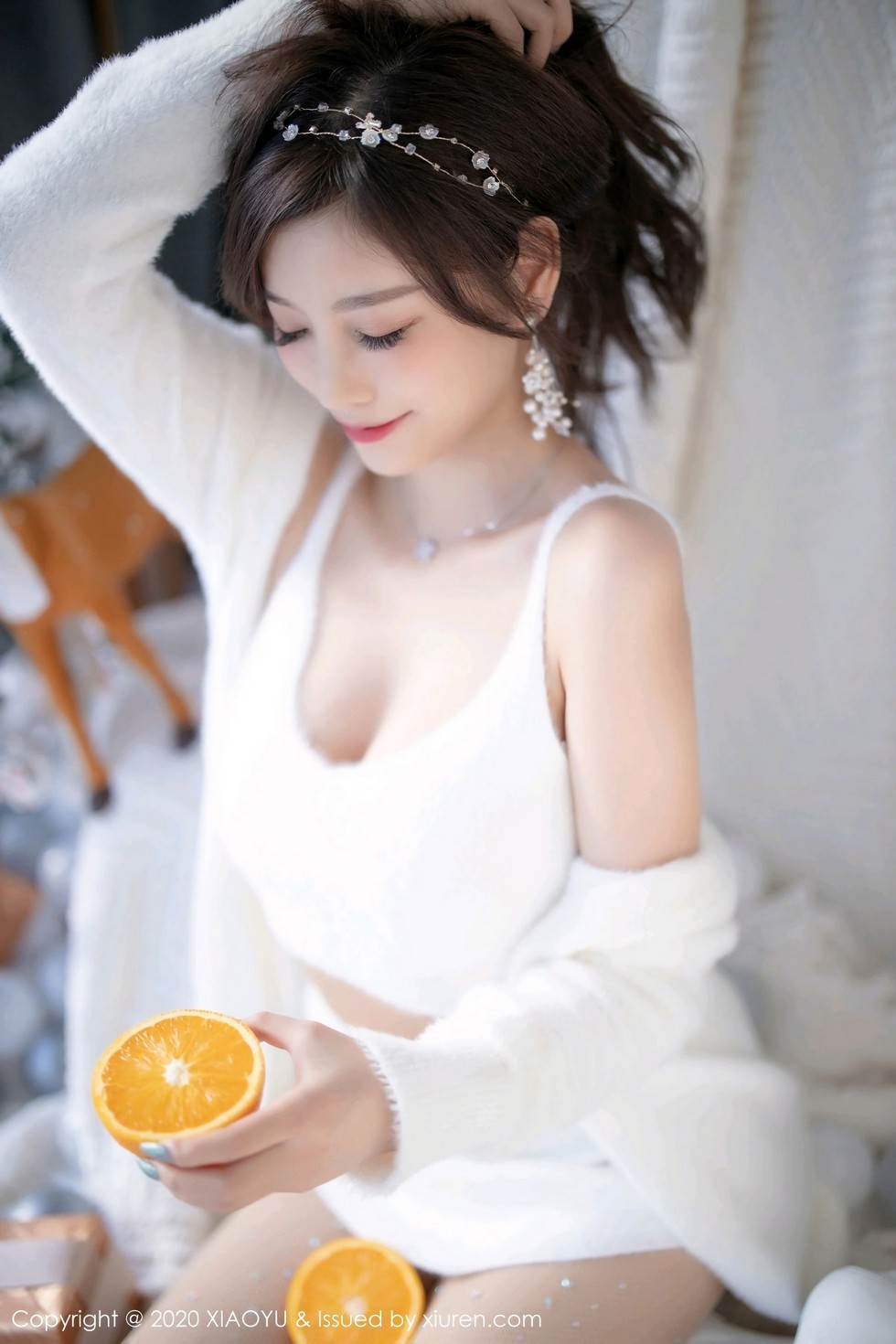 [XiaoYu画语界]Vol.437_女神杨晨晨sugar圣诞主题白色绒毛内衣配白丝网袜诱惑写真74P