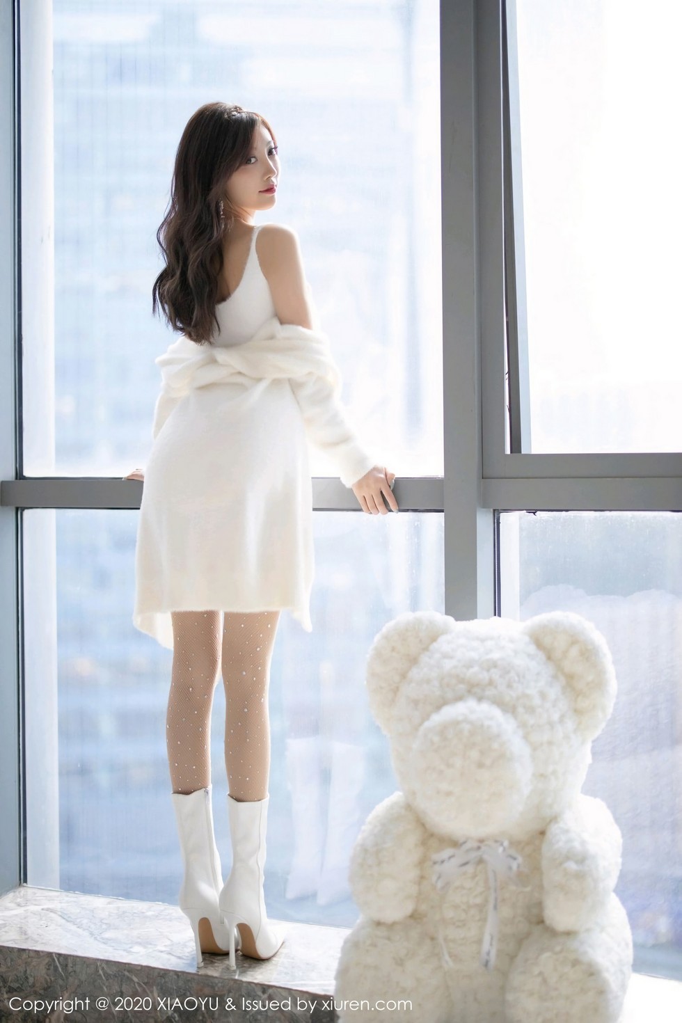 [XiaoYu画语界]Vol.437_女神杨晨晨sugar圣诞主题白色绒毛内衣配白丝网袜诱惑写真74P
