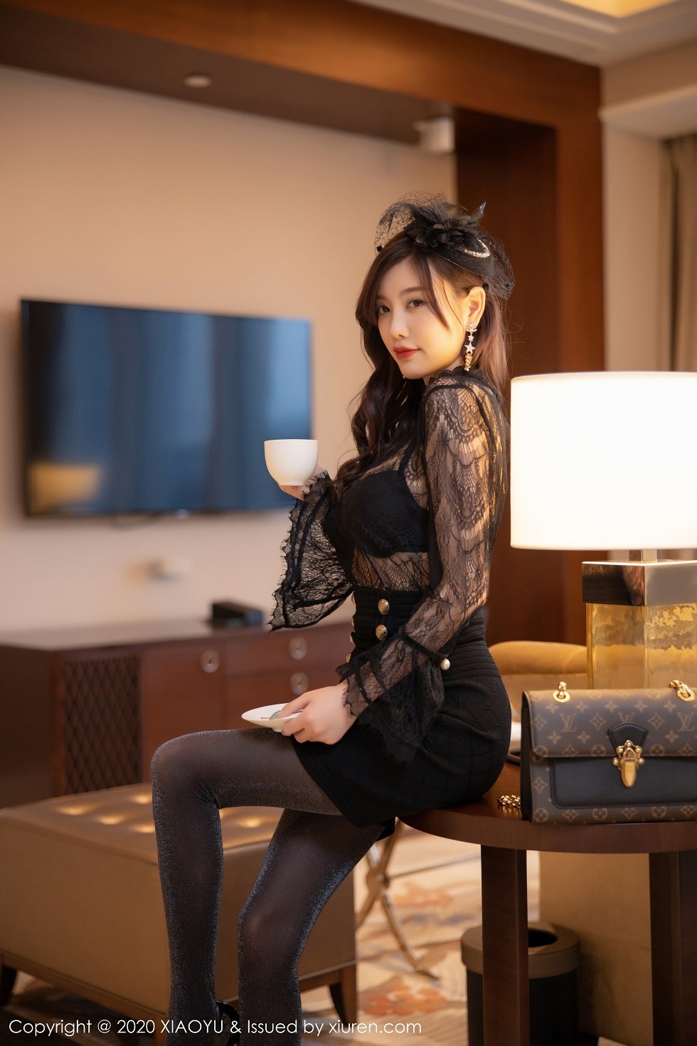 [XiaoYu画语界]Vol.442_女神杨晨晨sugar成都旅拍黑色情趣内衣配黑丝裤袜诱惑写真75P