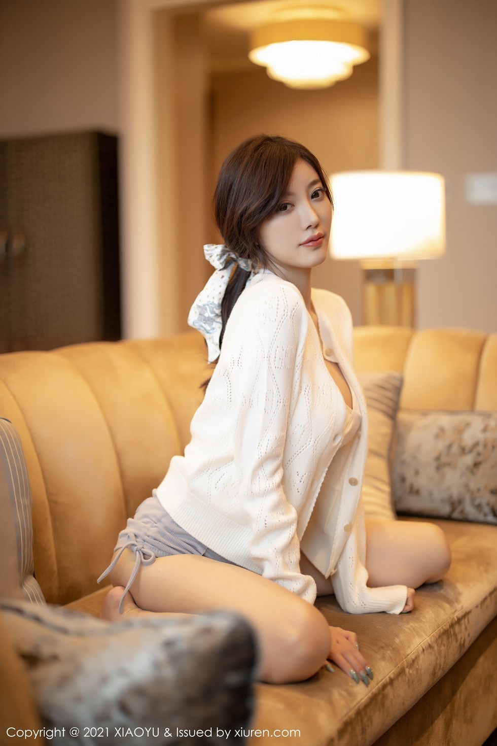[XiaoYu画语界]Vol.447_女神杨晨晨sugar成都旅拍私房床上半脱肉丝裤袜诱惑写真51P