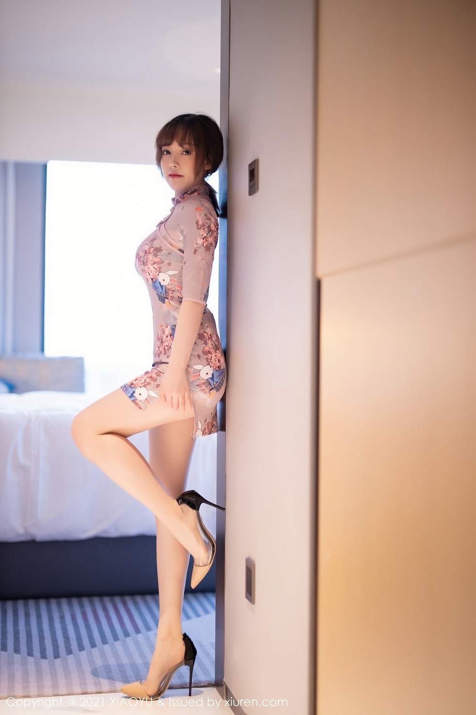 [XiaoYu画语界]Vol.448_嫩模豆瓣酱私房韵味旗袍半脱露丰满身材豪乳翘臀诱惑写真48P