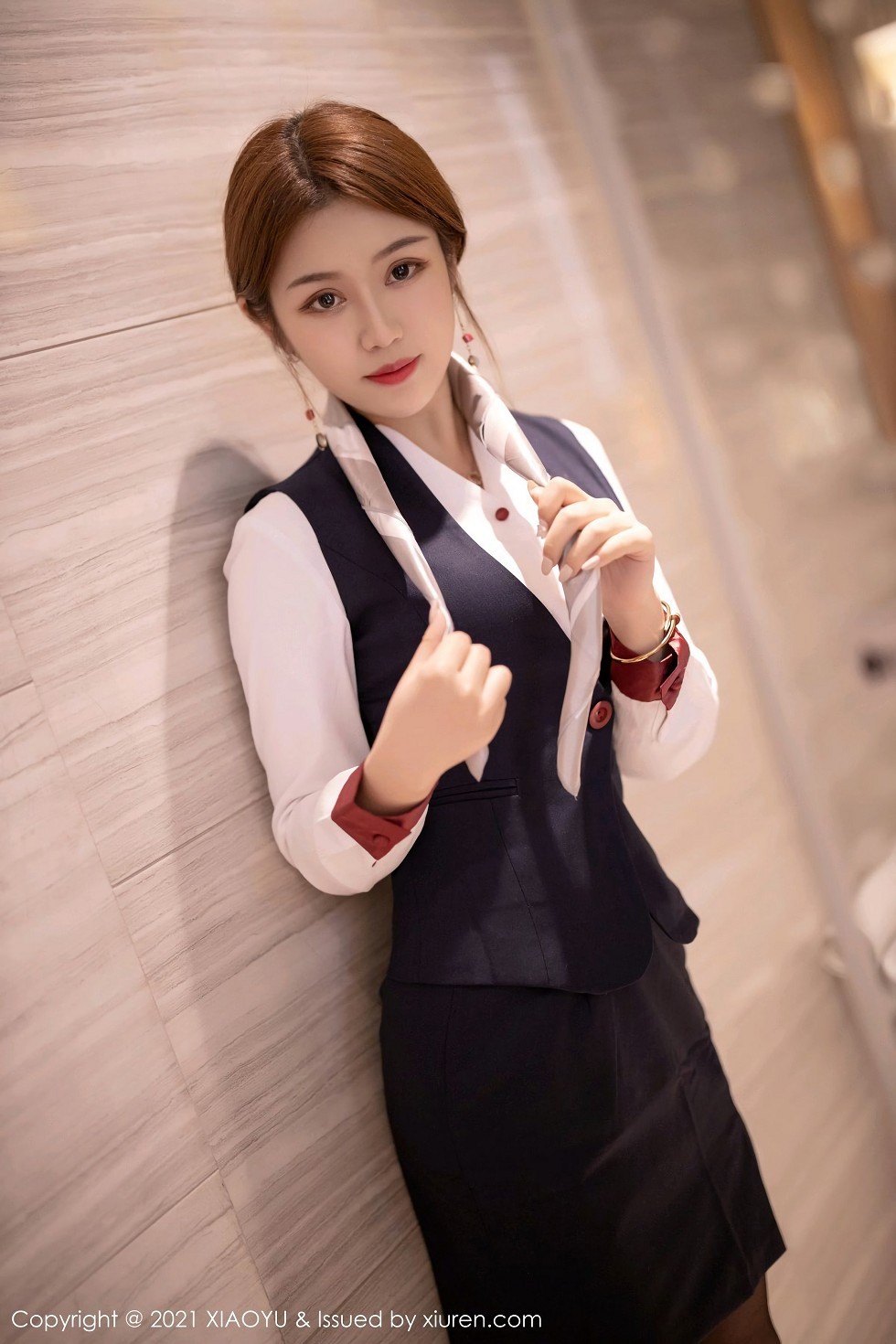 [XiaoYu画语界]Vol.449_嫩模梦梵经典空乘制服半脱露红色内衣蕾丝吊袜撩人诱惑写真77P