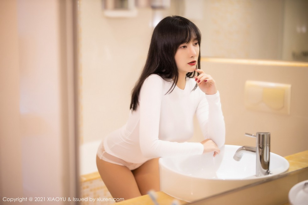 [XiaoYu画语界]Vol.454_嫩模何嘉颖私房明亮浴室白色真空服饰配透视内裤诱惑写真62P