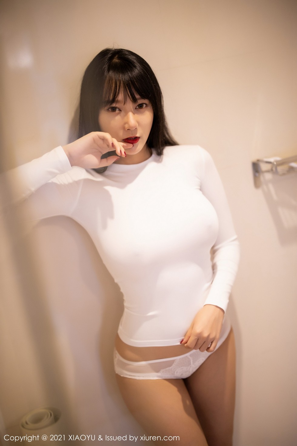 [XiaoYu画语界]Vol.454_嫩模何嘉颖私房明亮浴室白色真空服饰配透视内裤诱惑写真62P