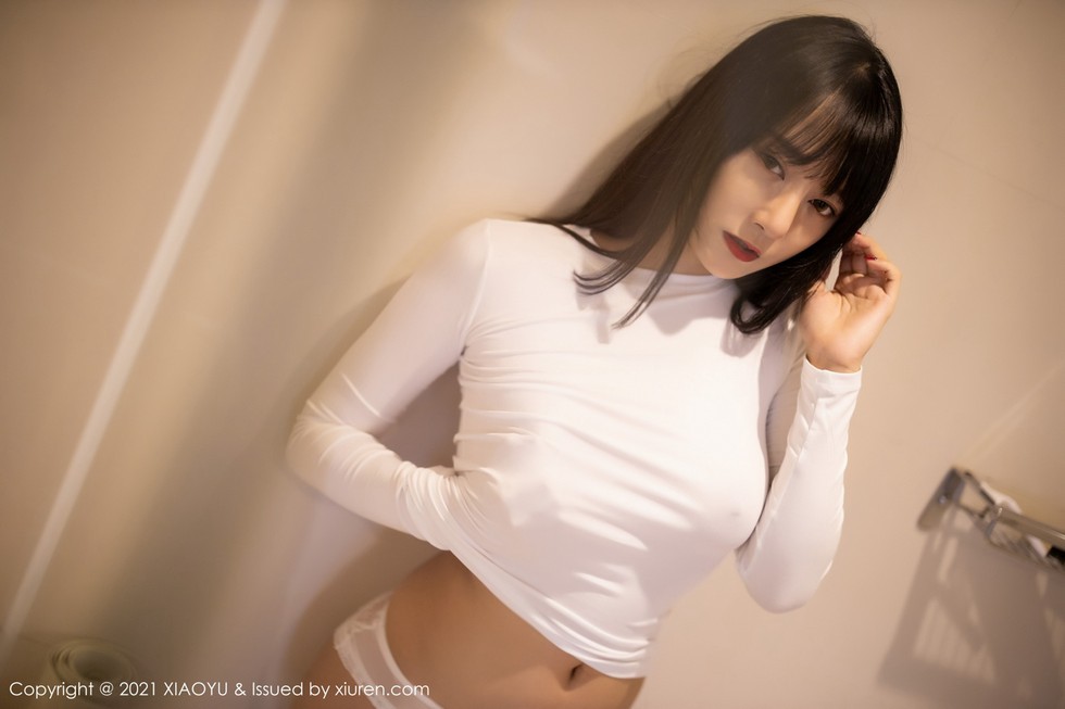 [XiaoYu画语界]Vol.454_嫩模何嘉颖私房明亮浴室白色真空服饰配透视内裤诱惑写真62P