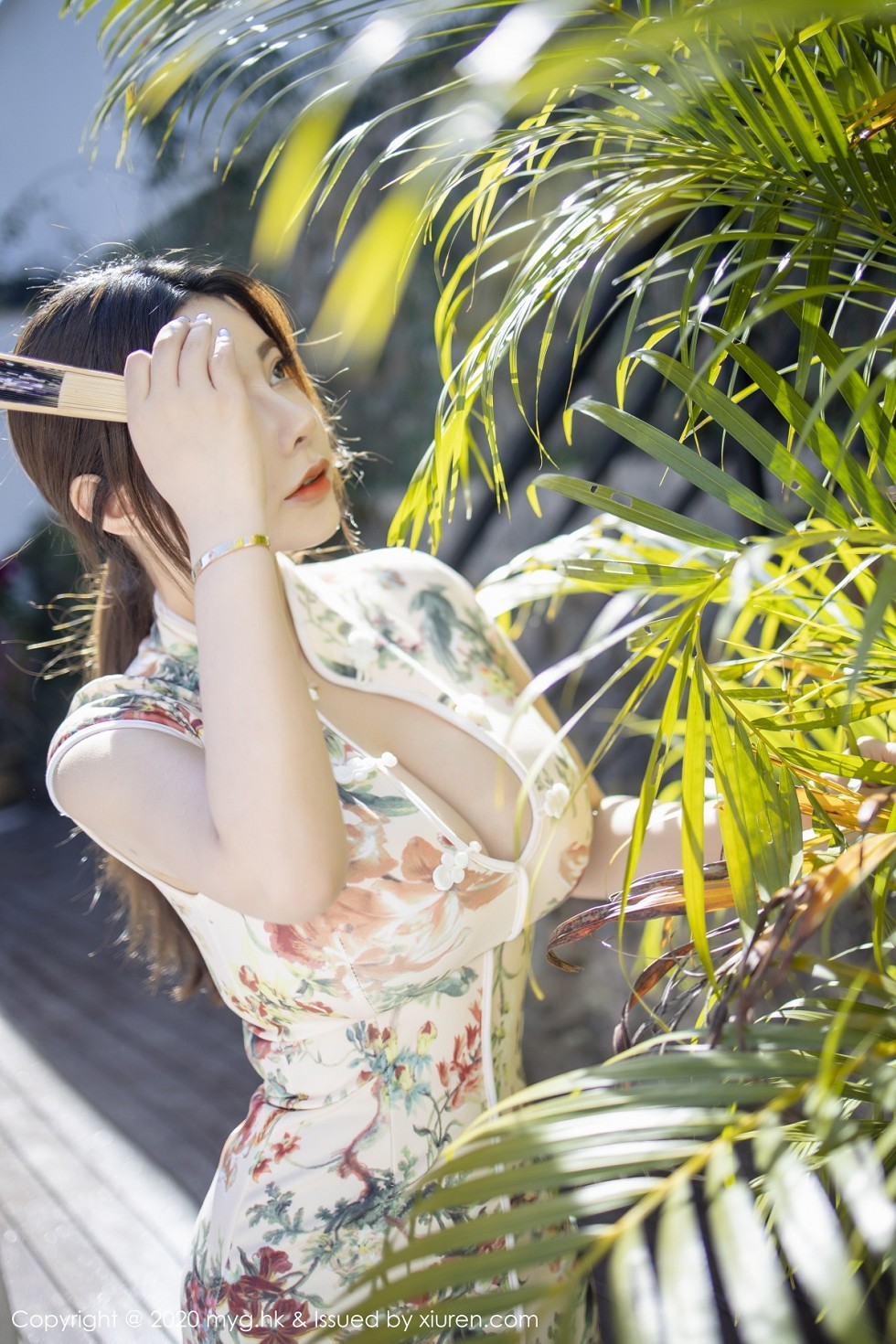 [MyGirl美媛馆]Vol.465_嫩模软软子性感古韵旗袍半脱露情趣内衣吊带黑丝极致诱惑写真52P