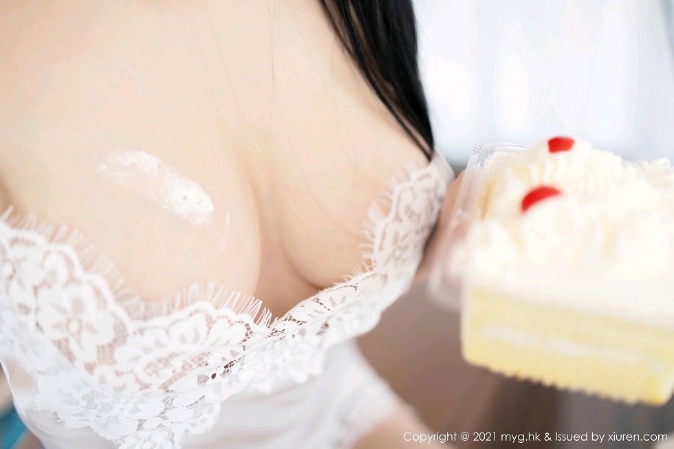 [MyGirl美媛馆]Vol.480_嫩模唐琪儿可爱猫耳配精致镂空吊裙秀完美身材诱惑写真50P