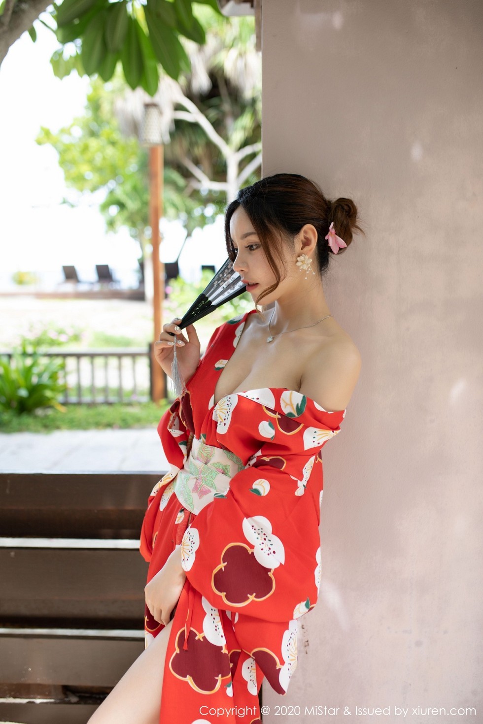 [MiStar魅妍社]Vol.326_嫩模沈佳熹私房鲜艳红色和服半露酥胸白嫩美腿诱惑写真45P