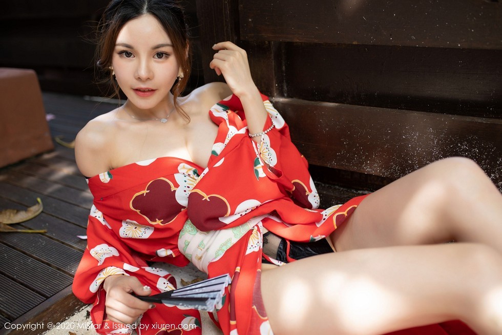 [MiStar魅妍社]Vol.326_嫩模沈佳熹私房鲜艳红色和服半露酥胸白嫩美腿诱惑写真45P