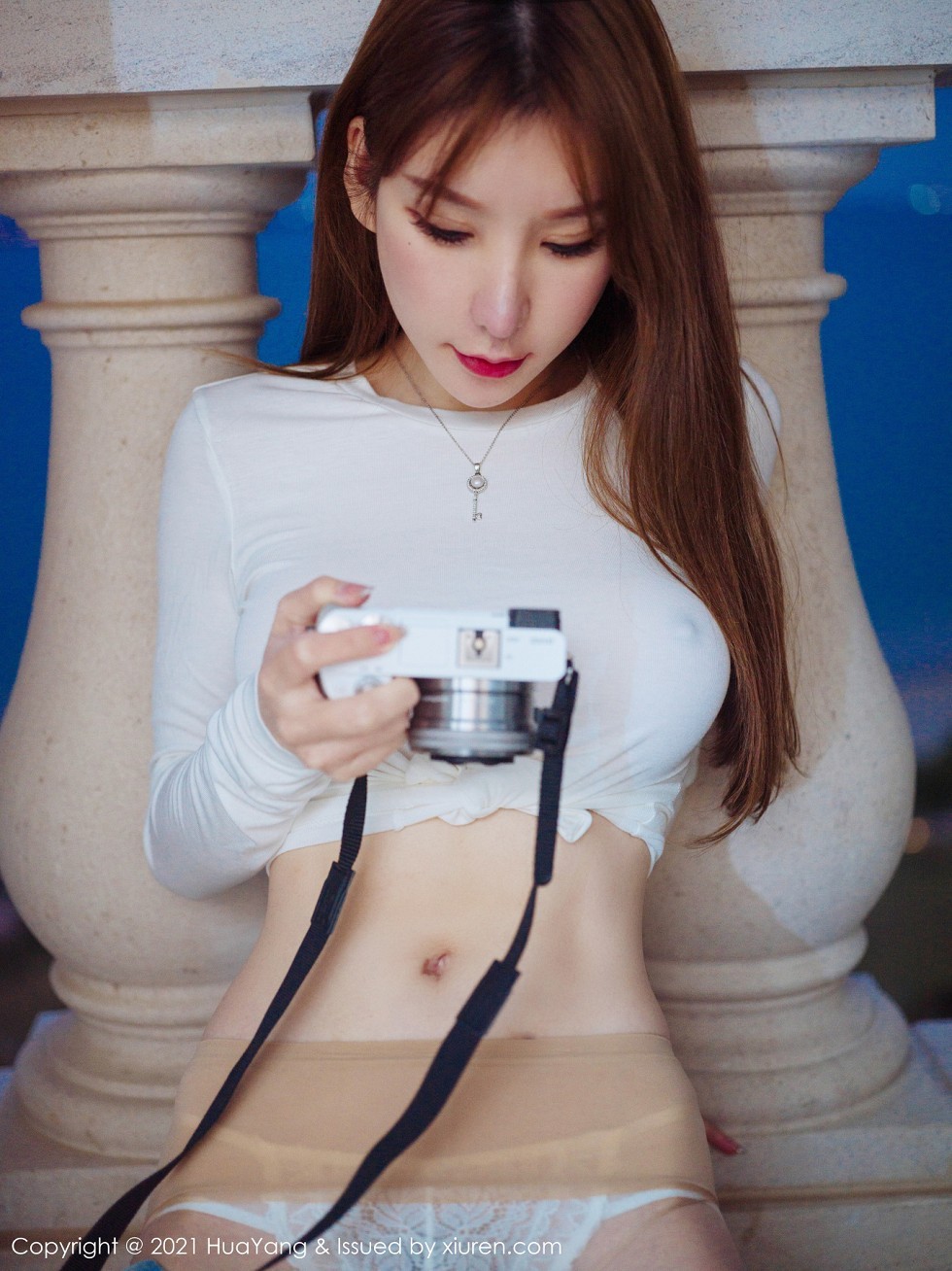 [HuaYang花漾]Vol.357_女神周于希Sandy厦门旅拍薄透白色T真空激凸撩人诱惑写真71P
