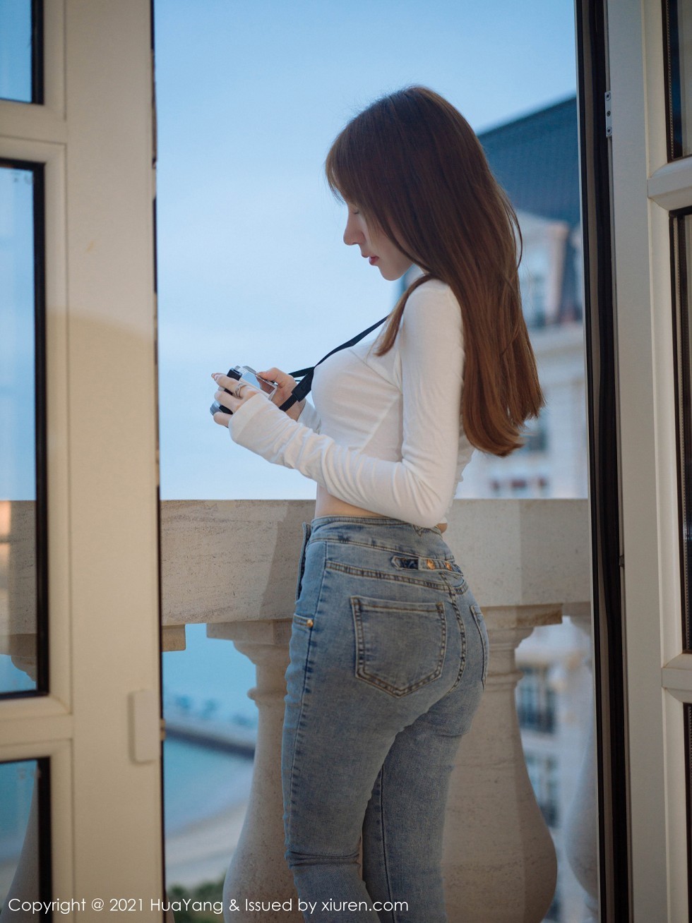 [HuaYang花漾]Vol.357_女神周于希Sandy厦门旅拍薄透白色T真空激凸撩人诱惑写真71P