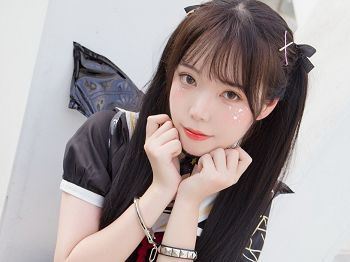 Vol.314_魔法少女户外性感黑色工作服短裙露白皙美腿迷人骚扰写真35P