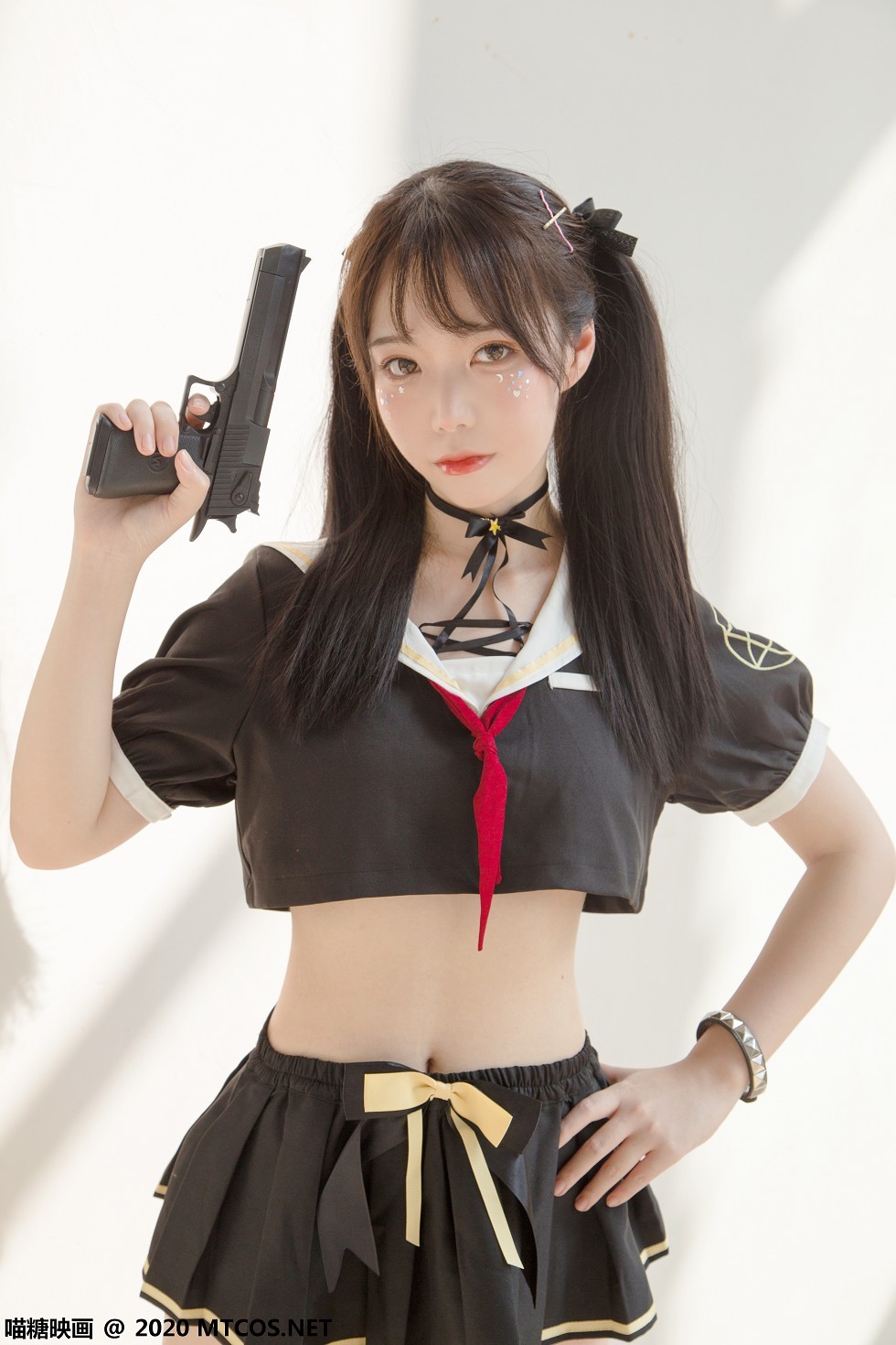 [喵糖映画]Vol.314_魔法少女户外性感黑色制服短裙露白嫩美腿迷人诱惑写真35P