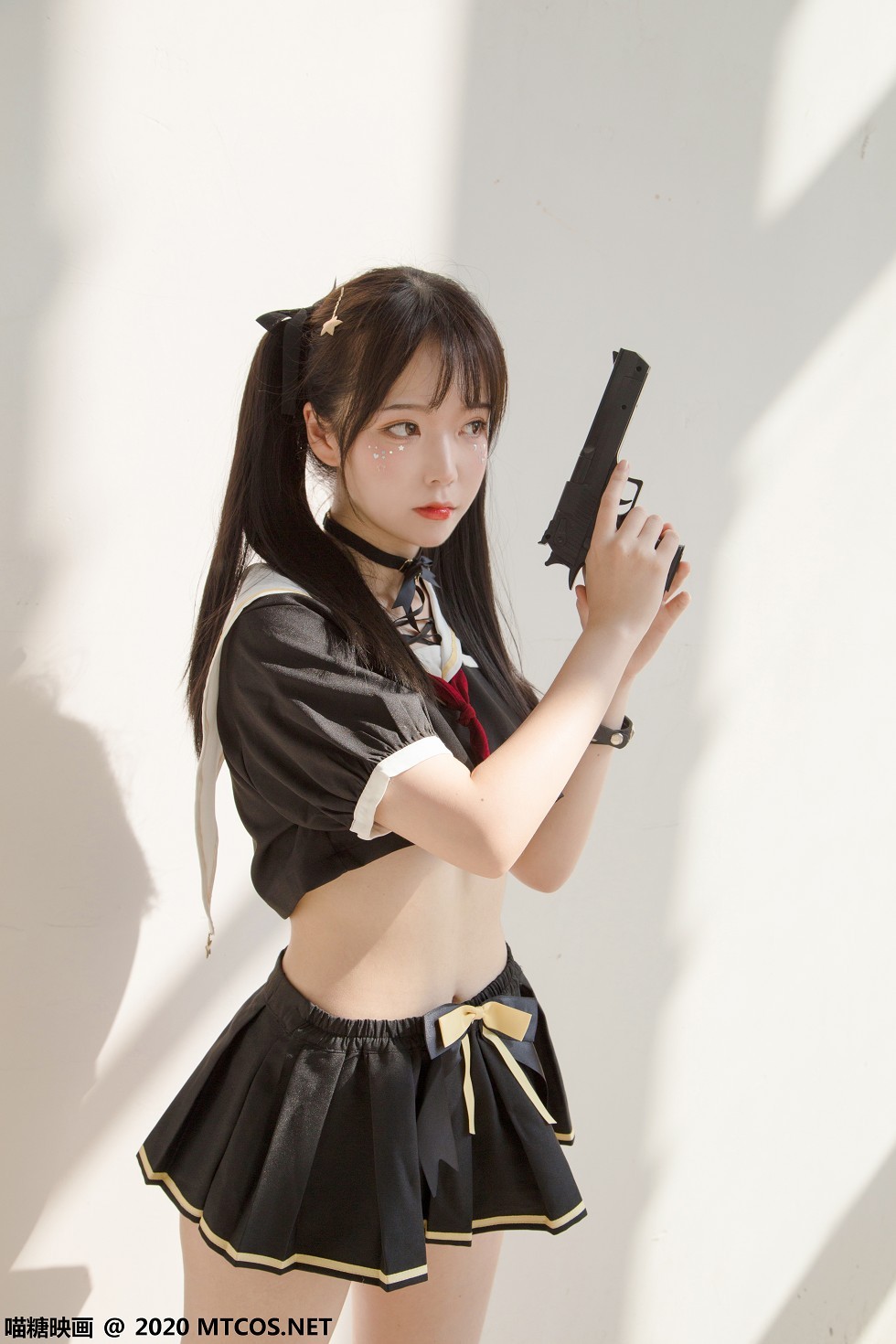 [喵糖映画]Vol.314_魔法少女户外性感黑色制服短裙露白嫩美腿迷人诱惑写真35P