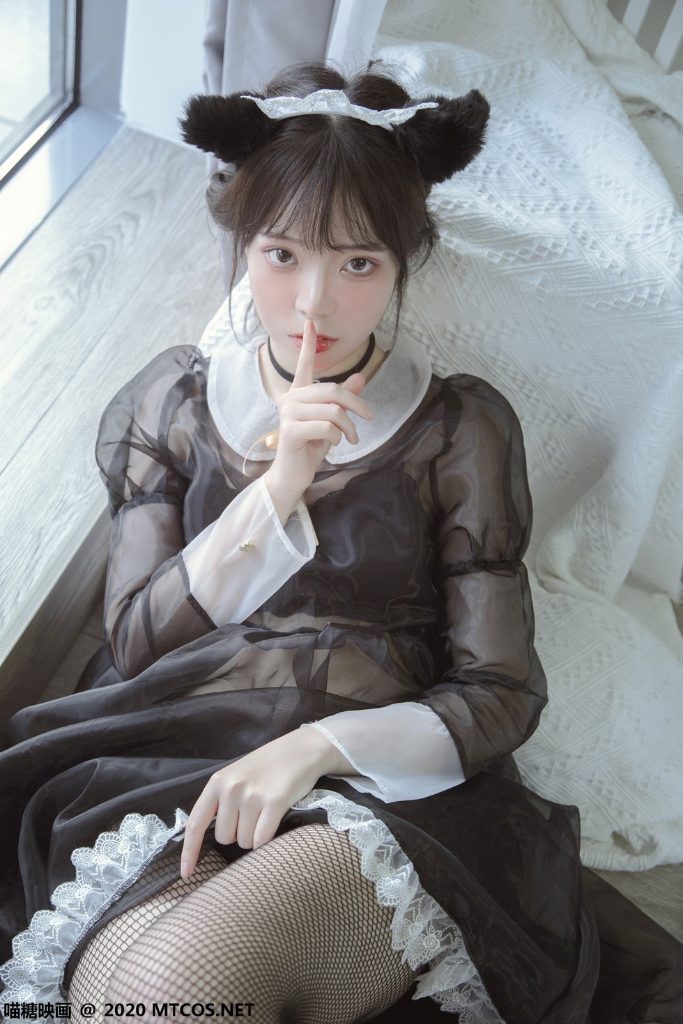 [喵糖映画]Vol.317_黑色薄纱女仆装妹子私房透视露性感黑丝渔网秀美腿诱惑写真21P