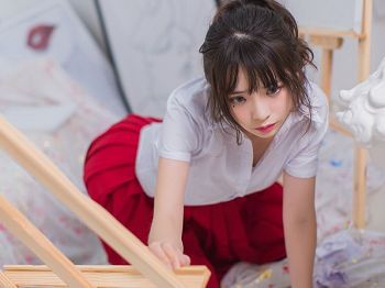Vol.319_白色短袖衬衣青春美女私人性感红短裙配黑色丝袜裤袜秀美腿骚扰写真23P