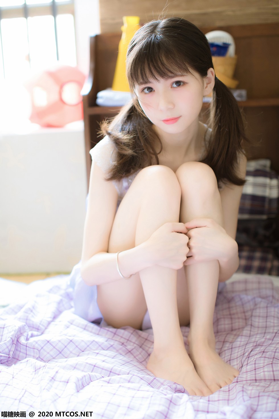 [喵糖映画]Vol.321_双马尾辫美少女私房蓝色蕾丝睡衣秀白嫩美腿性感迷人写真20P