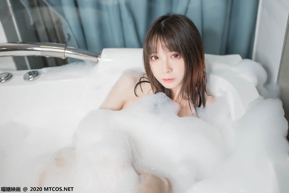 [喵糖映画]Vol.323_秀发美少女居家私房浴缸里性感泡泡浴秀白嫩肌肤诱惑写真20P