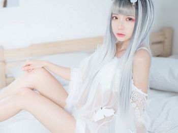Vol.325_长发美少女卧室私人性感白色薄纱裙秀白皙肌肤骚扰写真25P