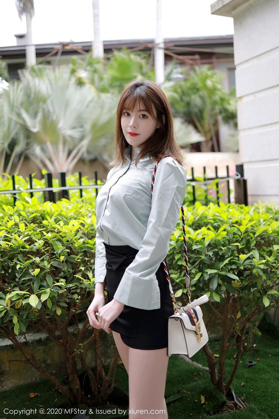 [MFStar模范学院]Vol.429_嫩模yoo优优三亚旅拍都市职场OL主题黑短裙秀美腿性感写真57P