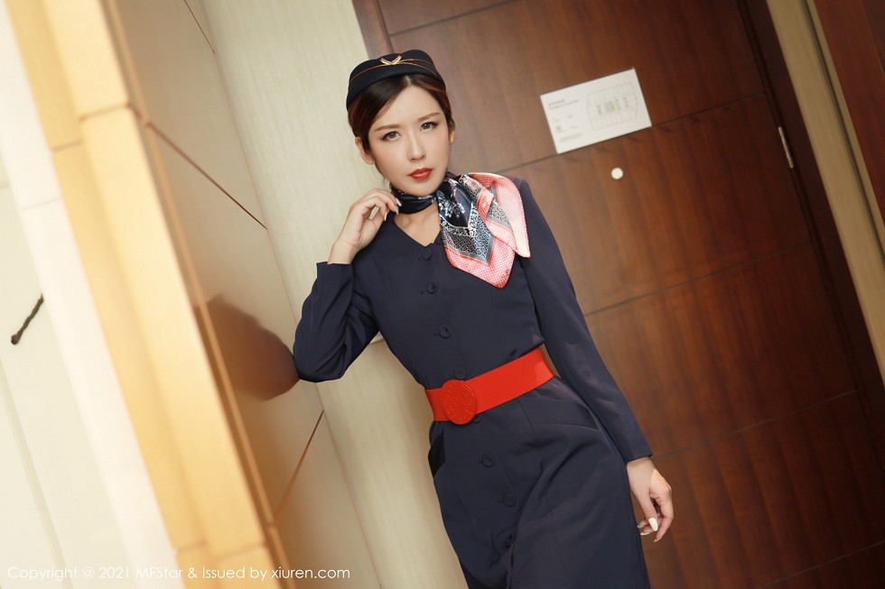 [MFStar模范学院]Vol.437_嫩模Isabelle贵贵空乘职业制服主题露开档黑丝裤袜诱惑写真36P