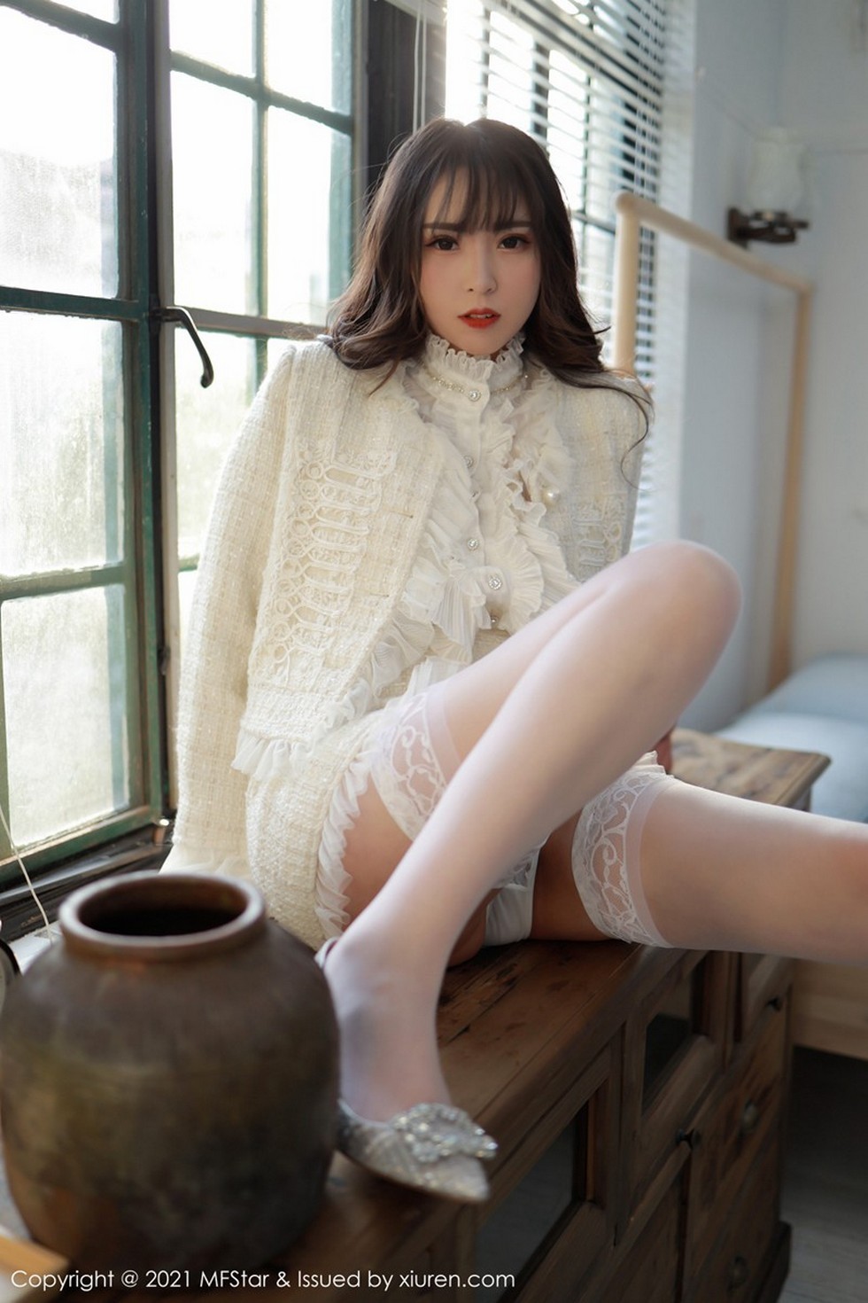 [MFStar模范学院]Vol.442_嫩模小波多私房真空透视服饰配白色蕾丝袜完美诱惑写真49P