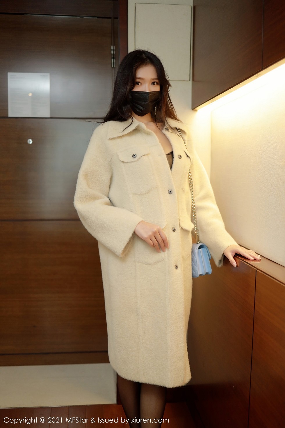 [MFStar模范学院]Vol.445_嫩模娜比私房黑色情趣皮衣配无内黑丝裤袜秀翘臀诱惑写真44P