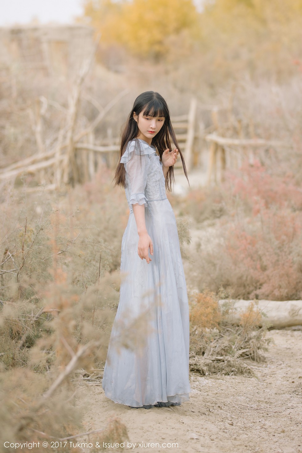 [Tukmo兔几盟]Vol.104_美女主播之应沙漠旅拍清新连身裙系列唯美迷人写真40P