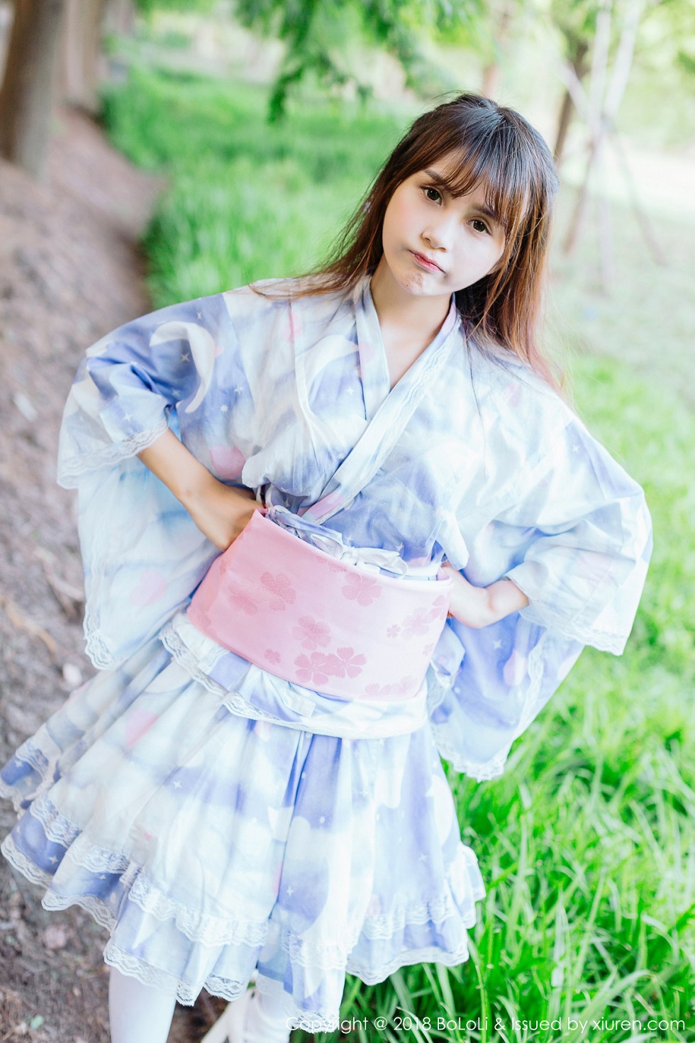 [Tukmo兔几盟]Vol.118_嫩模夏美酱户外日系百花裙配白丝袜清新迷人写真61P