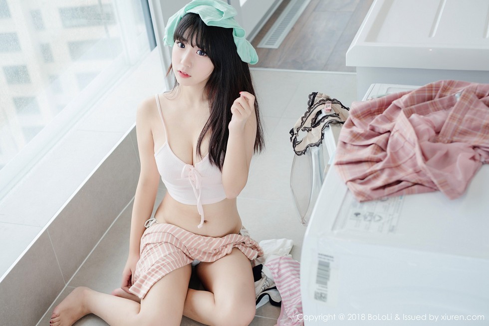[BoLoli波萝社]Vol.119_美女主播猫九酱Sakura粉色吊带内衣+三点式内衣私房诱惑写真42P