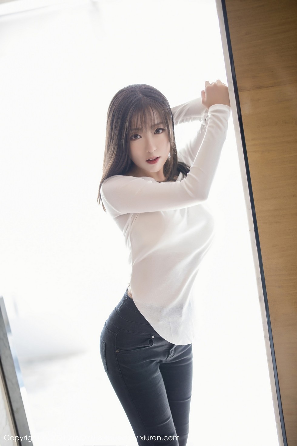 [XiaoYu画语界]Vol.458_嫩模蜜桃酱私房脱紧身牛仔裤露无内肉丝裤袜秀翘臀诱惑写真62P