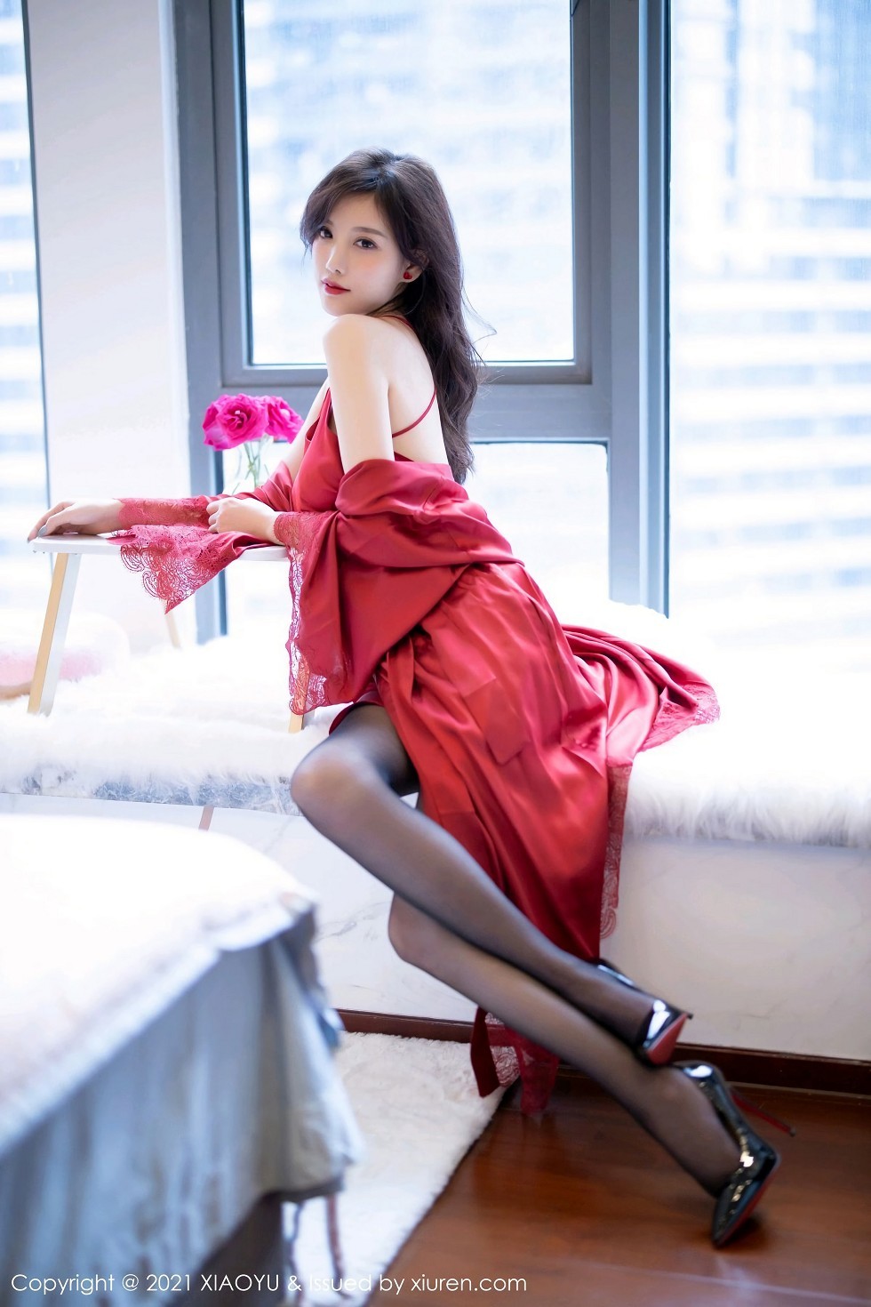 [XiaoYu画语界]Vol.460_女神杨晨晨sugar红色蕾丝外衣配超薄黑丝裤袜秀翘臀诱惑写真71P