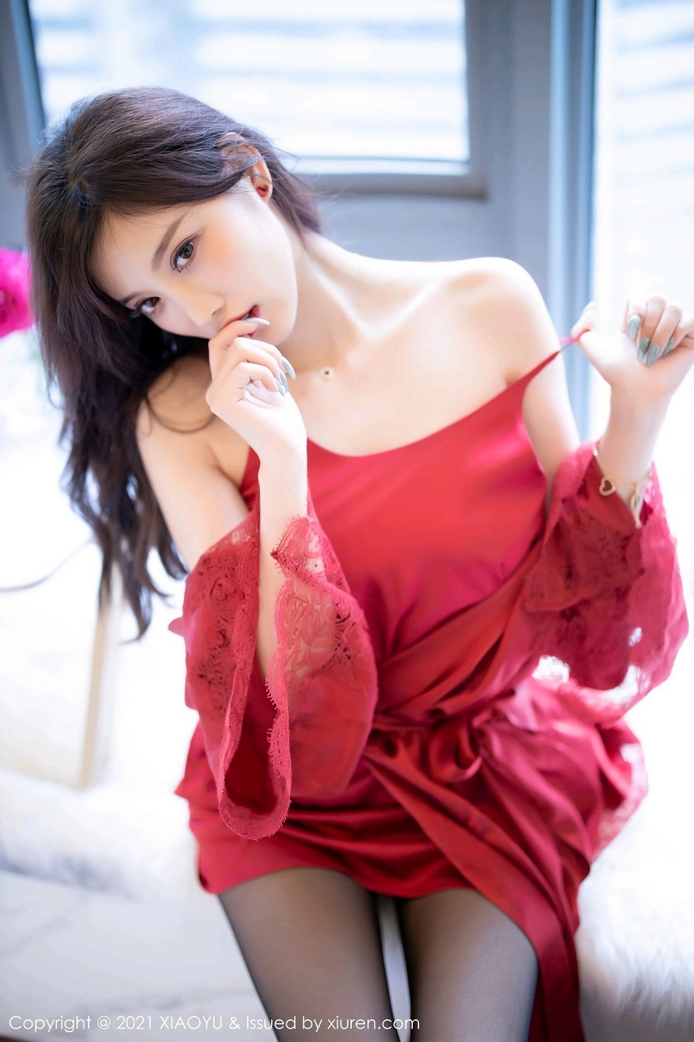 [XiaoYu画语界]Vol.460_女神杨晨晨sugar红色蕾丝外衣配超薄黑丝裤袜秀翘臀诱惑写真71P