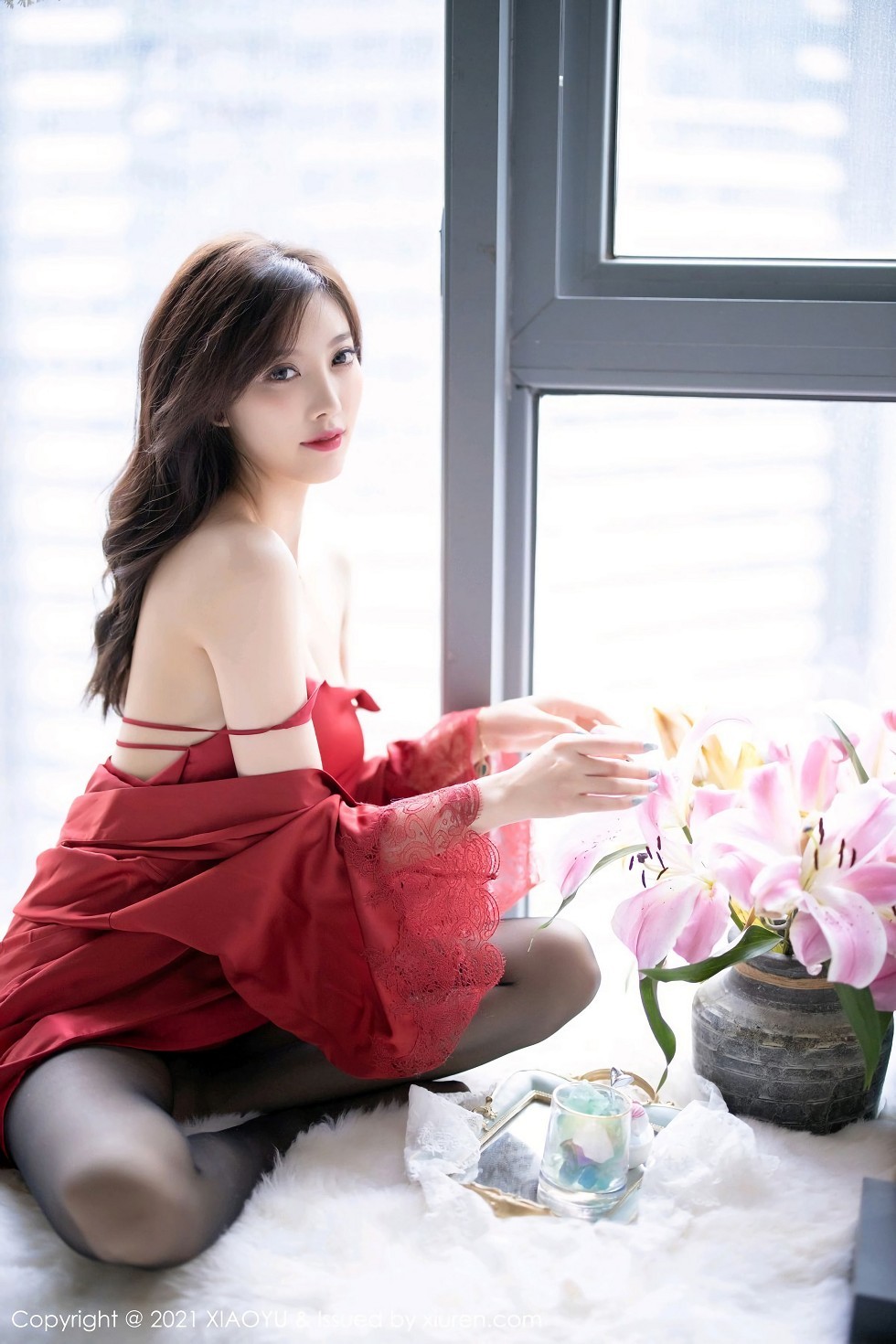 [XiaoYu画语界]Vol.460_女神杨晨晨sugar红色蕾丝外衣配超薄黑丝裤袜秀翘臀诱惑写真71P