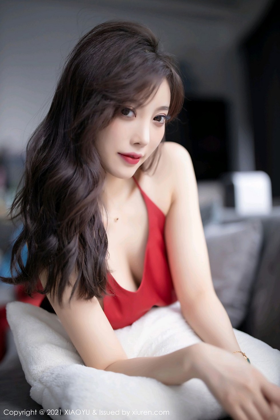 [XiaoYu画语界]Vol.460_女神杨晨晨sugar红色蕾丝外衣配超薄黑丝裤袜秀翘臀诱惑写真71P