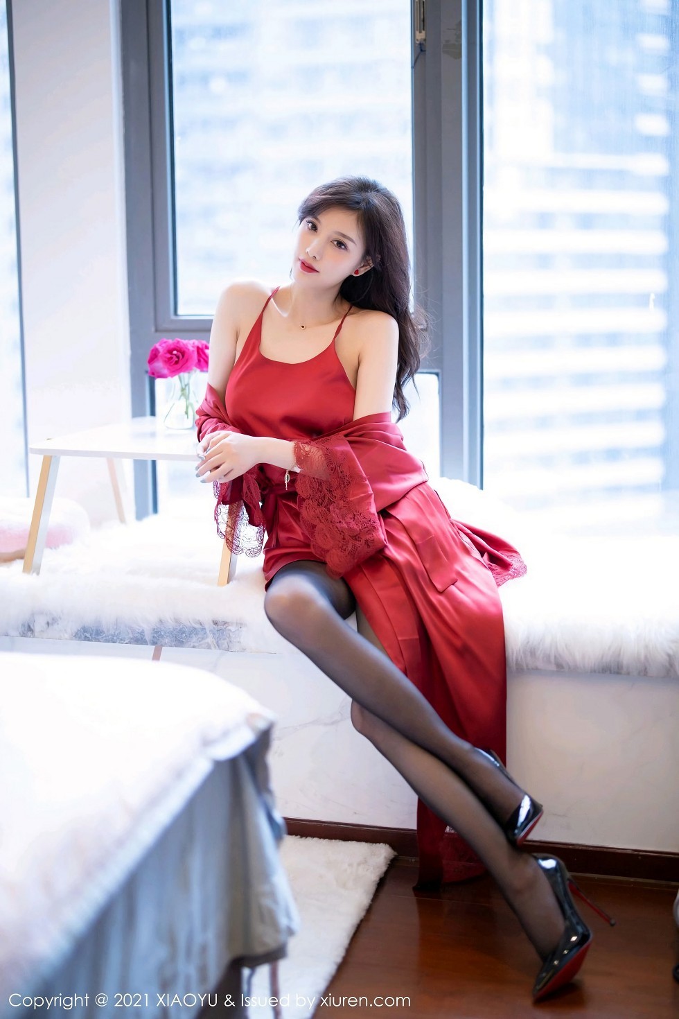[XiaoYu画语界]Vol.460_女神杨晨晨sugar红色蕾丝外衣配超薄黑丝裤袜秀翘臀诱惑写真71P